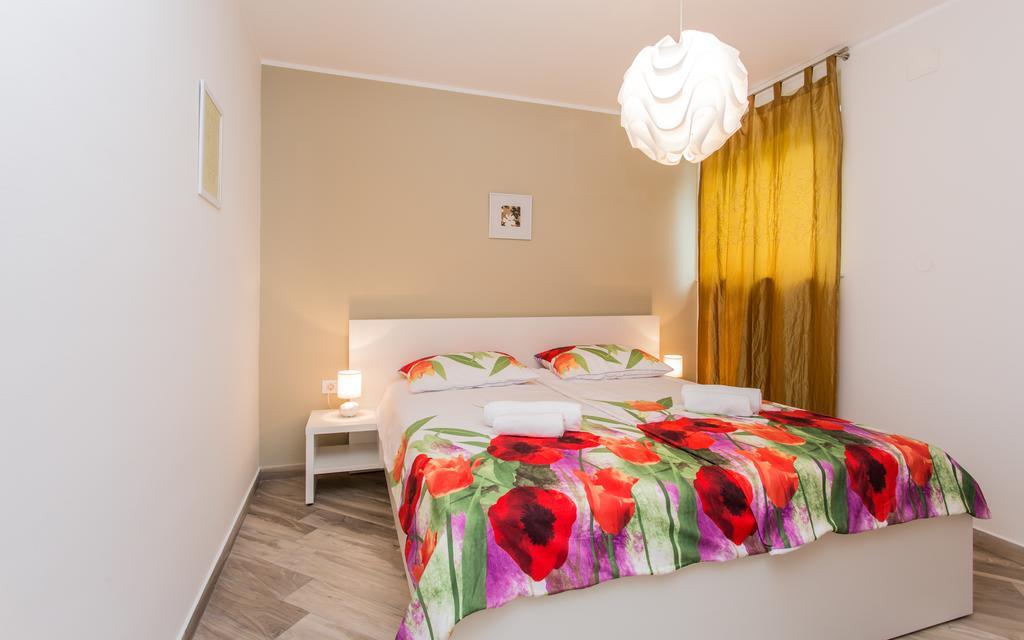 Sunrise Apartment Risika Exteriör bild